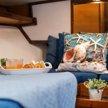 Botel Marta Boat *