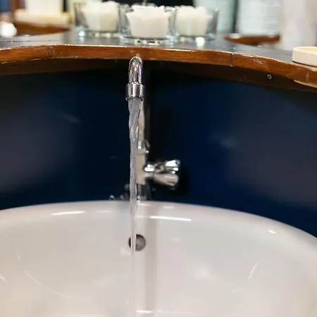 Marta Boat Πλωτό κατάλυμα *