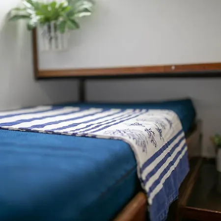 Πλωτό κατάλυμα Marta Boat Castelsardo