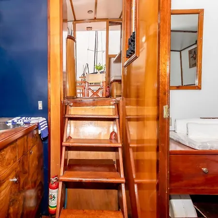Marta Boat Botel