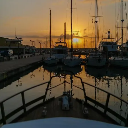 Marta Boat Πλωτό κατάλυμα Castelsardo