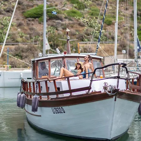 Marta Boat 船上ホテル *