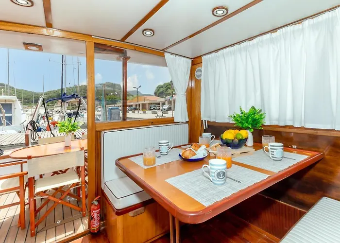 Hotel na wodzie Marta Boat